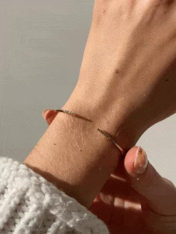 Rima 18K Gold Cuff Bracelet - Smooth Gold 9 Rima 18K Gold Cuff Bracelet - Smooth Gold -Baublebar 64313 GIF